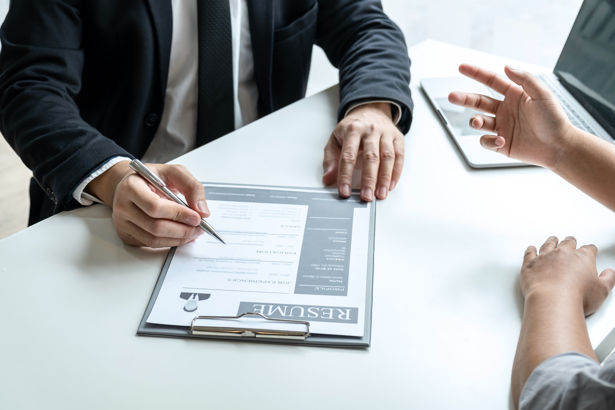 This How to Create an eye catching CV, Approved to get jobs!
