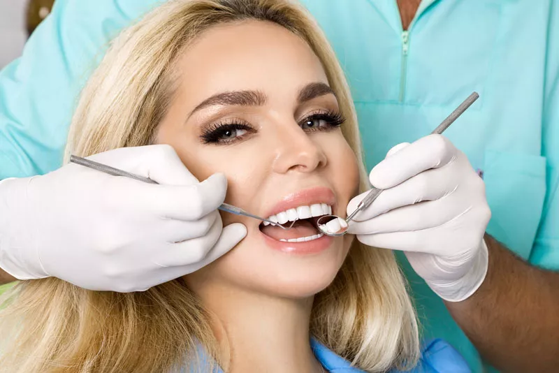 The Role of a Dental Implant Specialist in Comprehensive Oral Health