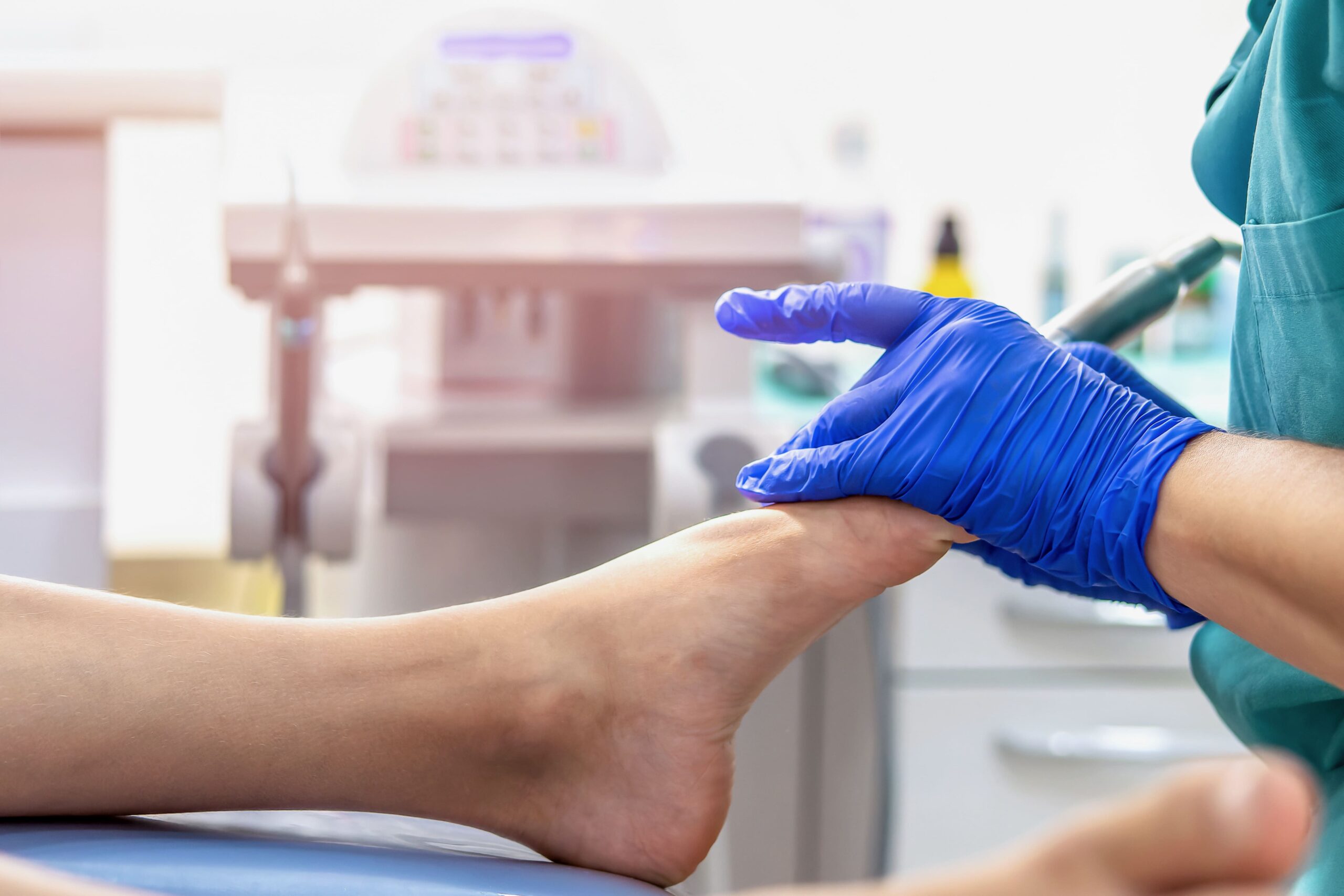 Signs You Need To Visit a Foot Doctor for Pain Relief